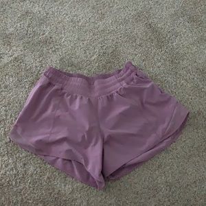 Lulu lemon Size 6 Hotty Hot 4”